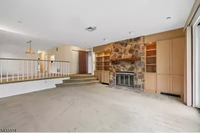 1 Peabody Ct, Teaneck Township, NJ 07666 - Photo 5
