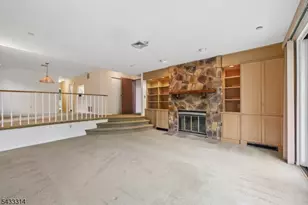 1 Peabody Ct, Teaneck Township, NJ 07666 - Photo 5