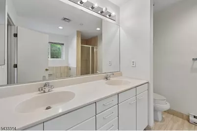 1 Peabody Ct, Teaneck Township, NJ 07666 - Photo 21