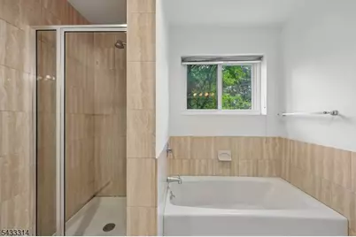 1 Peabody Ct, Teaneck Township, NJ 07666 - Photo 23