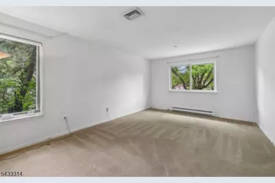 1 Peabody Ct, Teaneck Township, NJ 07666 - Photo 19