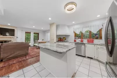 2 Carol Rd, Kinnelon, NJ 07405 - Photo 9