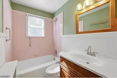 47 Christie St, Ridgefield, NJ 07660 - Photo 15