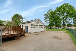 17 Butler Pl, Wanaque, NJ 07420 - Photo 13