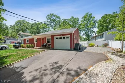 214 Santa Fe Trl, Hopatcong, NJ 07843 - Photo 3