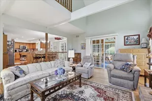 42 Copper Penny Rd, Raritan Township, NJ 08822 - Photo 11