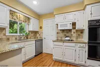 189 Old Farmers Rd, Washington Township, NJ 07853 - Photo 19