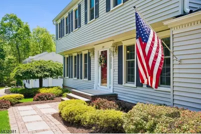 189 Old Farmers Rd, Washington Township, NJ 07853 - Photo 5