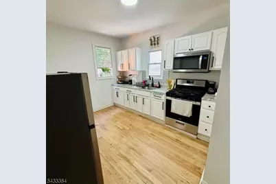 43 Bragaw Ave, Newark, NJ 07112 - Photo 17