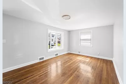 38 Webster St, Irvington, NJ 07111 - Photo 5