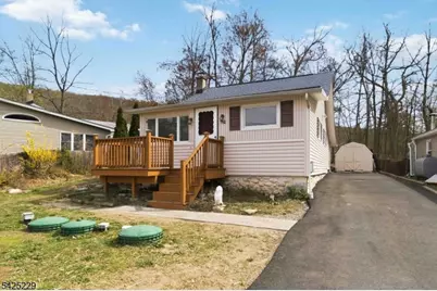 54 Wildwood Rd, Jefferson Township, NJ 07438 - Photo 3