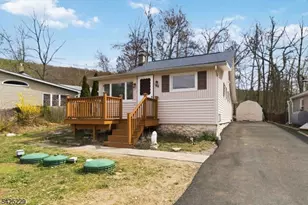 54 Wildwood Rd, Jefferson Township, NJ 07438 - Photo 3