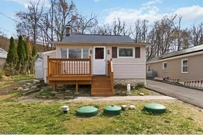 54 Wildwood Rd, Jefferson Township, NJ 07438 - Photo 1