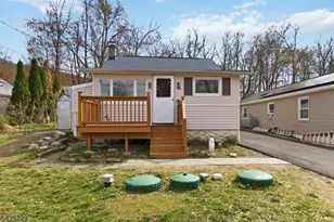 54 Wildwood Rd, Jefferson Township, NJ 07438 - Photo 1