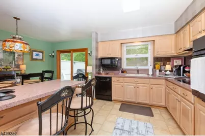 22 Holiday Dr, Hopatcong, NJ 07843 - Photo 9