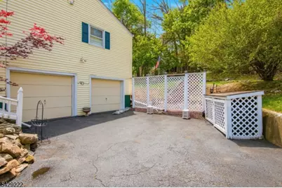 22 Holiday Dr, Hopatcong, NJ 07843 - Photo 23