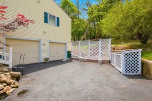 22 Holiday Dr, Hopatcong, NJ 07843 - Photo 23