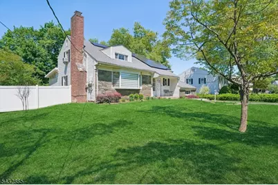215 Exeter Way, Hillside, NJ 07205 - Photo 3