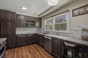 65 Somerset Terrace, Bedminster Township, NJ 07921 - Photo 15