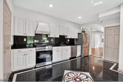 302 Walnut Ave, Cranford Township, NJ 07016 - Photo 7