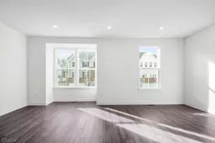 27 Peckwell St, Mount Olive, NJ 07828 - Photo 11