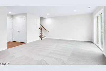 27 Peckwell St, Mount Olive, NJ 07828 - Photo 21