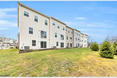 27 Peckwell St, Mount Olive, NJ 07828 - Photo 25