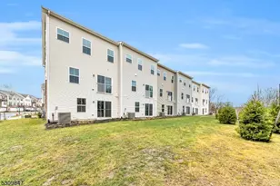 27 Peckwell St, Mount Olive, NJ 07828 - Photo 25