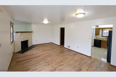 3 Jefferson Dr, Spotswood, NJ 08884 - Photo 3