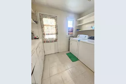 38A Thompson St, Raritan, NJ 08869 - Photo 7