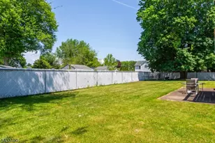8 Carlos Dr, Fairfield, NJ 07004 - Photo 29