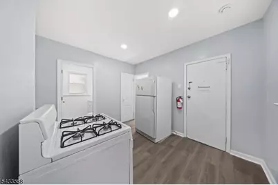 134 Dewey St, Newark, NJ 07112 - Photo 9