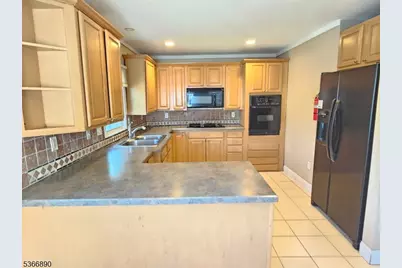 24 Pennsylvania Ave, Flemington, NJ 08822 - Photo 9