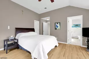35 Old Orchard Ct, Cedar Grove, NJ 07009 - Photo 27