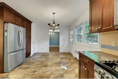 297 Pines Lake Dr E, Wayne, NJ 07470 - Photo 7