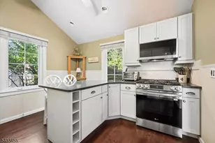 67 Fox Hill Rd, Parsippany, NJ 07834 - Photo 11