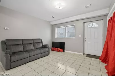 19 Halleck St, Newark, NJ 07104 - Photo 5