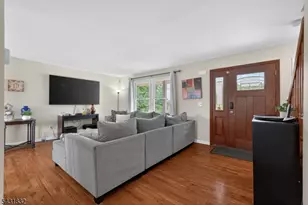 99 Clyde Ave, Woodbridge Township, NJ 08861 - Photo 9