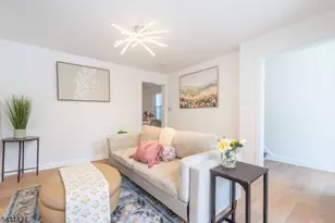 557 Christopher St, Orange, NJ 07050 - Photo 7