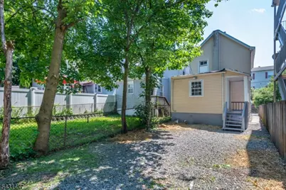 557 Christopher St, Orange, NJ 07050 - Photo 23