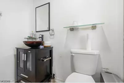 33 Sisco Pl, Clifton, NJ 07011 - Photo 15