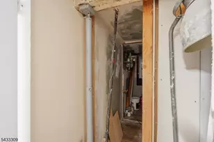33 Sisco Pl, Clifton, NJ 07011 - Photo 17