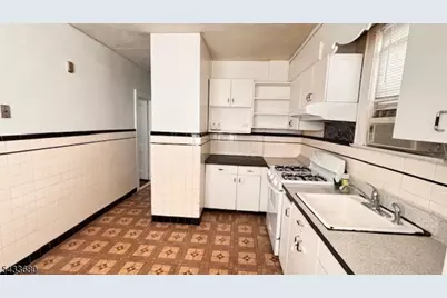758 Hamilton St #2, Harrison, NJ 07029 - Photo 15