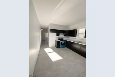 80 Beverly St, Newark, NJ 07108 - Photo 3