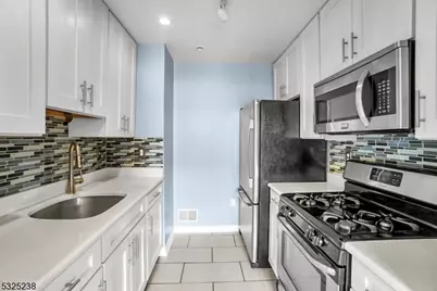 100 Callahan Ct, Newark, NJ 07103 - Photo 15