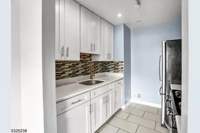 100 Callahan Ct, Newark, NJ 07103 - Photo 13