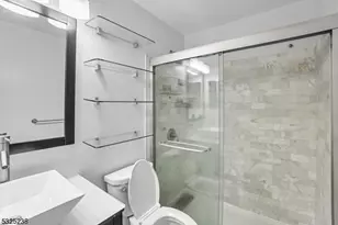 100 Callahan Ct, Newark, NJ 07103 - Photo 25