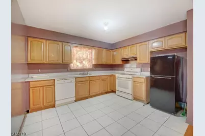 92 E Bigelow St, Newark, NJ 07114 - Photo 7