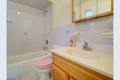92 E Bigelow St, Newark, NJ 07114 - Photo 9