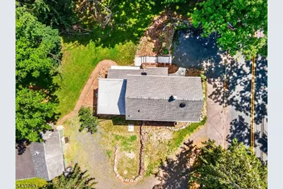 28 Old Clinton Rd, Raritan Township, NJ 08822 - Photo 9